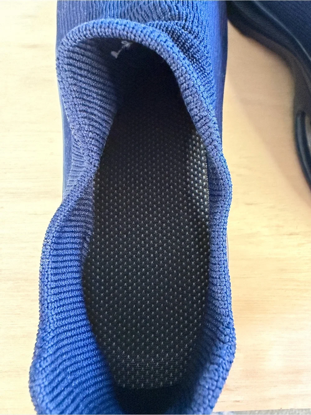 Mens Navy Knit Slip-On Sneakers size 9.5